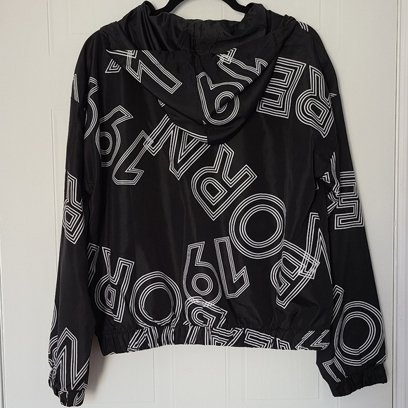 Sport windbreaker jacket - Picture 2 of 3